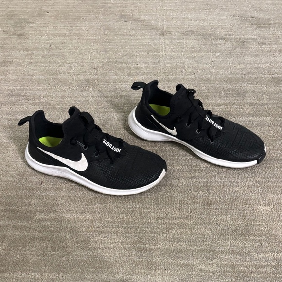 Nike Tennis Shoes SZ 7.5 - Picture 1 of 6